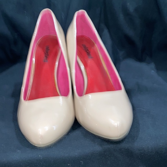 Unlisted - Picture 2 of 6